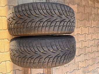 215/60R16 Nokian zimne - 2