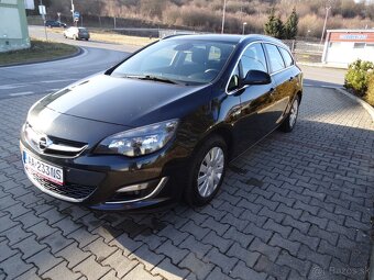 Opel Astra ST - 2