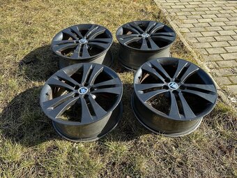 5x100 R17 monte Carlo - 2