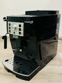 Kávovar DeLonghi Magnifica S - 2