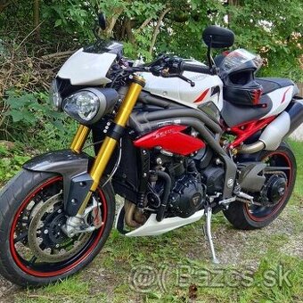 Triumph speed triple R 1050 - 2