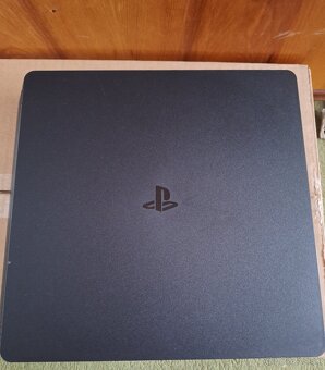 PS4 Slim - 2