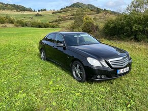 Mercedes E220 - 2