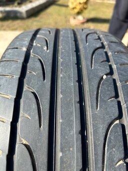 Dunlop 215/45 r16 - 2