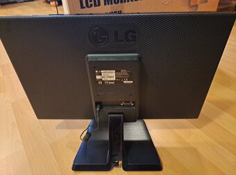 Monitor LG - 2