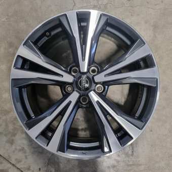 NISSAN disky 5x114.3 R18 7.0J ET40 - 2