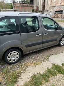 Peugeot Partner Teepe 1.6hdi 66kw rok 2009 zelena metaliza - 2