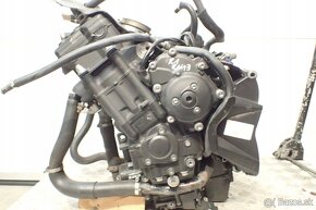 Yamaha yzf r1 motor - 2