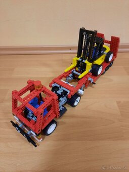 Lego Technic 8872 - Forklift Transporter - 2