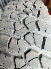 Mud terrain 255/75 r17 - 2