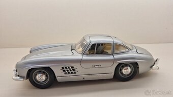 1:18 MERCEDES-BENZ 300SL, 1 - 2