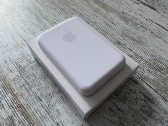 Apple Battery Pack - externá nabíjačka - 2