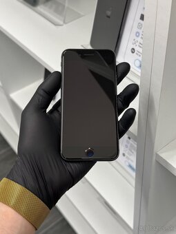 ZÁRUKA 1 ROK /  Apple iPhone 8 64GB Black, 100% ZDRAVIE - 2