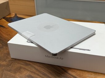 MacBook Air M2 13” 8/256gb nepoužitý zabalený - 2