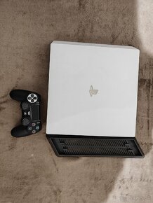 PlayStation 4 PRO 1 TB (Glacier White) CUH-7216B - 2