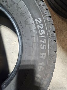 Zimne pneu 225/75 r16c - 2