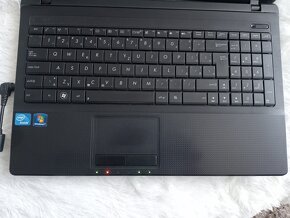 rozpredám notebook Asus X54C - 2