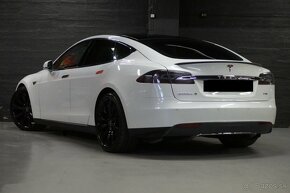 TESLA MODEL S P85 - 2