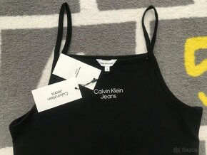 Šaty Calvin Klein s visačkou - 2