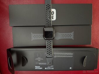 APPLE WATCH Series 7 Nike 45mm - 2