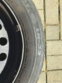 Predám 4 zimné pneumatiky 185/65 R15 88T Bridgestone - 2