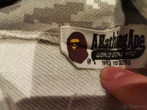 Bape hoodie ???? - 2