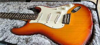 Fender Am Pro Stratocaster RW Sienna Sunburst - 2