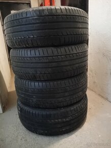 Michelin 225 55 17 - 2