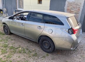 Rozpredám Toyota Auris 1,6 VVTi, 97 kw, 2014 - 2