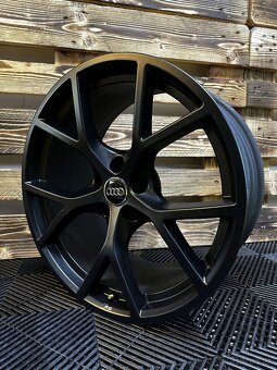 Audi RS3,  8Y -  orig.  ALU disky 5x112 R19 - 2