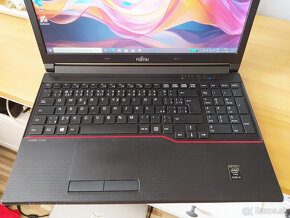 notebook Fujitsu Lifebook E554 - 2