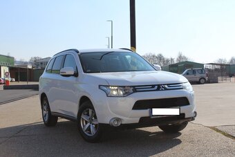 Mitsubishi Outlander 2.2 DI-D 4WD Intense - 2