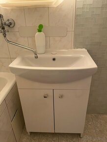 Kúpeľňová zostava s umývadlom - biela lesk - 2