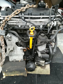 agregat, hlava, blok, motor, vstreky 1.9 Tdi 77kw bxe - 2