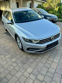 Volkswagen Passat Variant Facelift2.0 TDI EVO Elegance DSG - 2