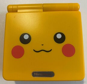 GameBoy Advance SP Pikachu - 2