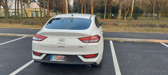 Hyundai Fastback i30 - 2