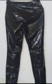 latexové nohavice Icona pop Gina Tricot vel. 36 (NOVE) - 2