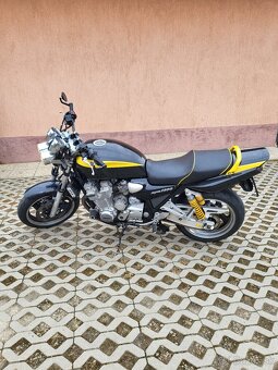 Yamaha XJR1300 - 2