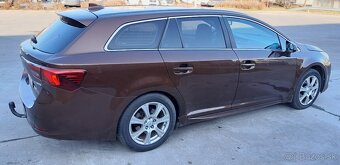 Toyota avensis combi 1.6 D4D - 2