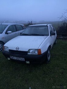 Opel Kadett LS 1.8i - 2