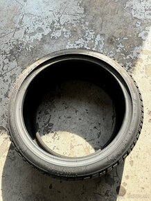 Pneu 225/40R18 92V - 2