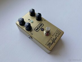 Predám gitarový overdrive efekt Dunlop MXR Custom Badass - 2