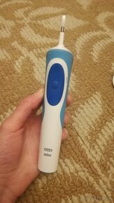 Elektrická zubná kefka Braun oral-B Vitality Cross Action - 2