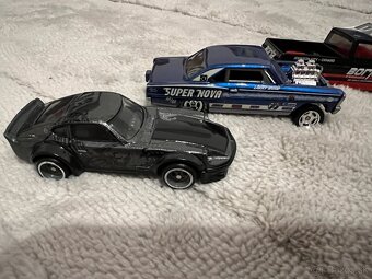 Hot wheels premium - 2