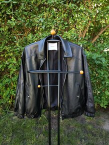Kožená bunda čierna značky BERSHKA, veľkosť L - 2