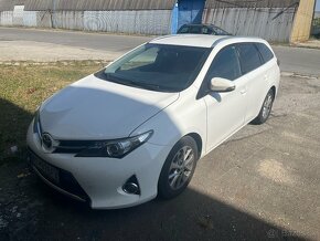 Toyota auris 1.4 diesel - 2