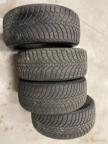 Zimne pneu 245/45 R19 - 2