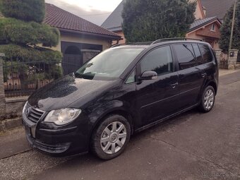 VW TOURAN 1.9 TDI NAJ.192000 KM ROK VÝROBY 2009 - 2