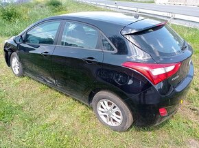 Hyundai i30 1.6 CRDi blue drive active náhradné diely - 2